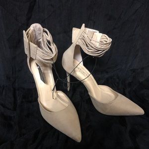 BNWT Nude Beige Closed Toe Strap Pumps